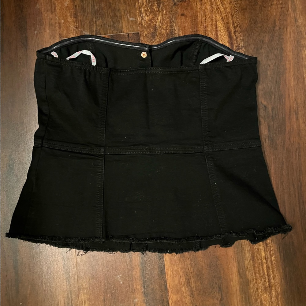 Guess // black strapless tube top 🖤 - Picture 4 of 5